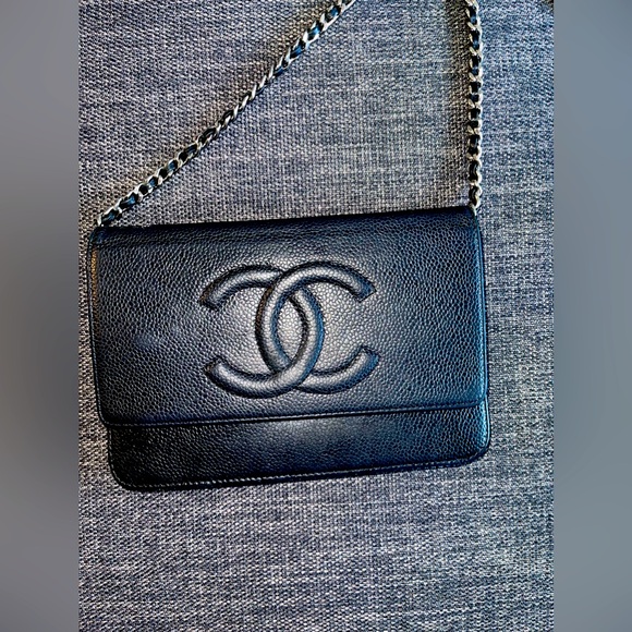 Chanel purse (wallet on a chain) - Picture 2 of 8